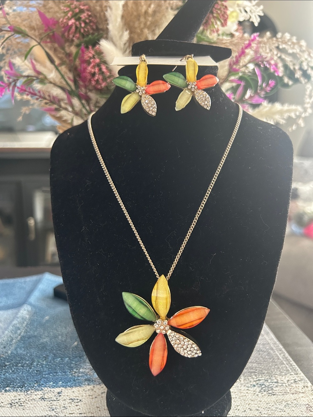Colorful Floral Pendant Necklace and Earrings Set